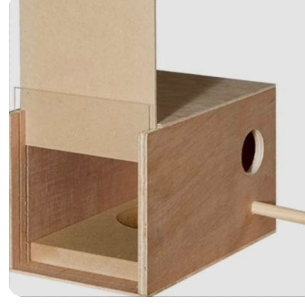 Budgie nest box with concave